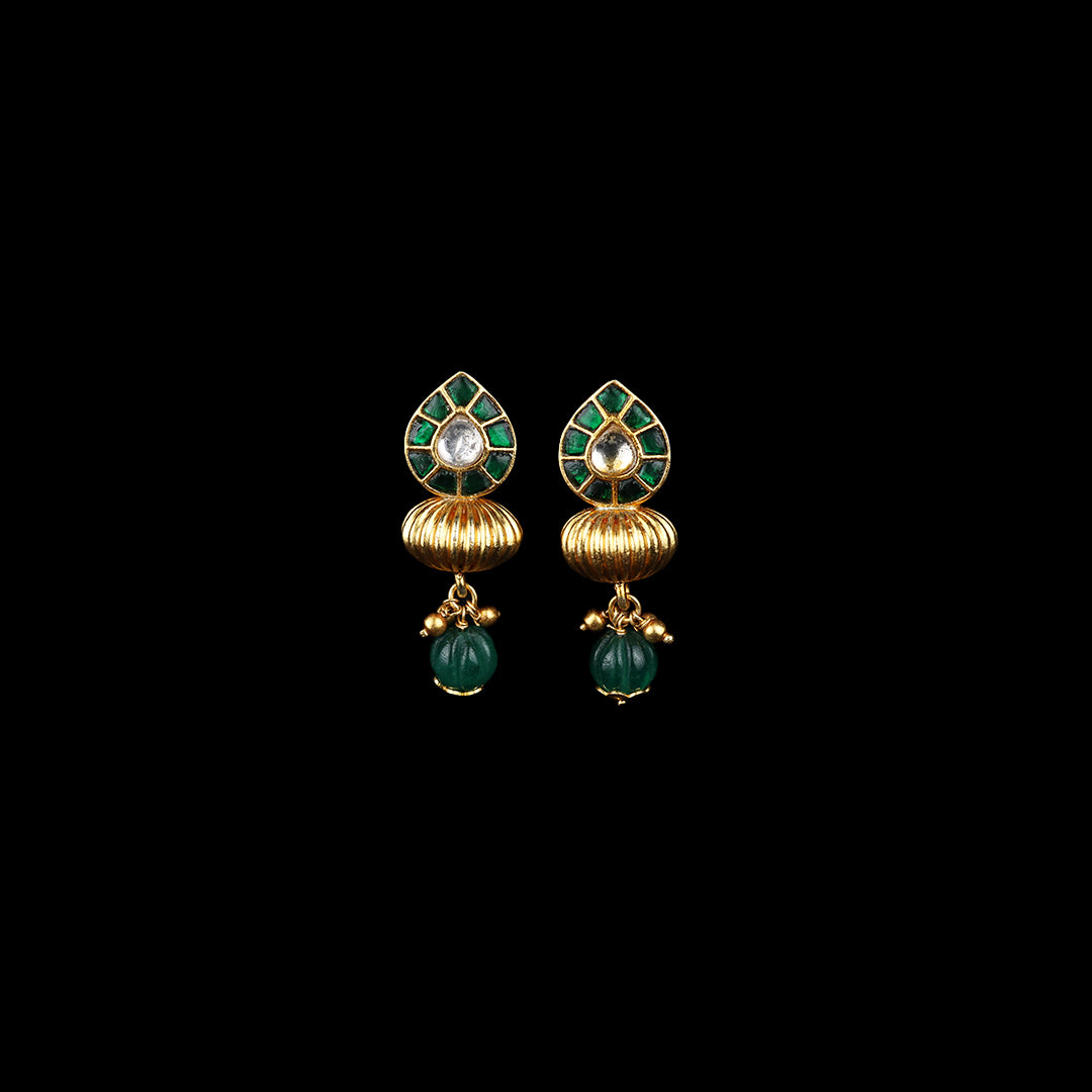 GREEN STONE HANGINGS