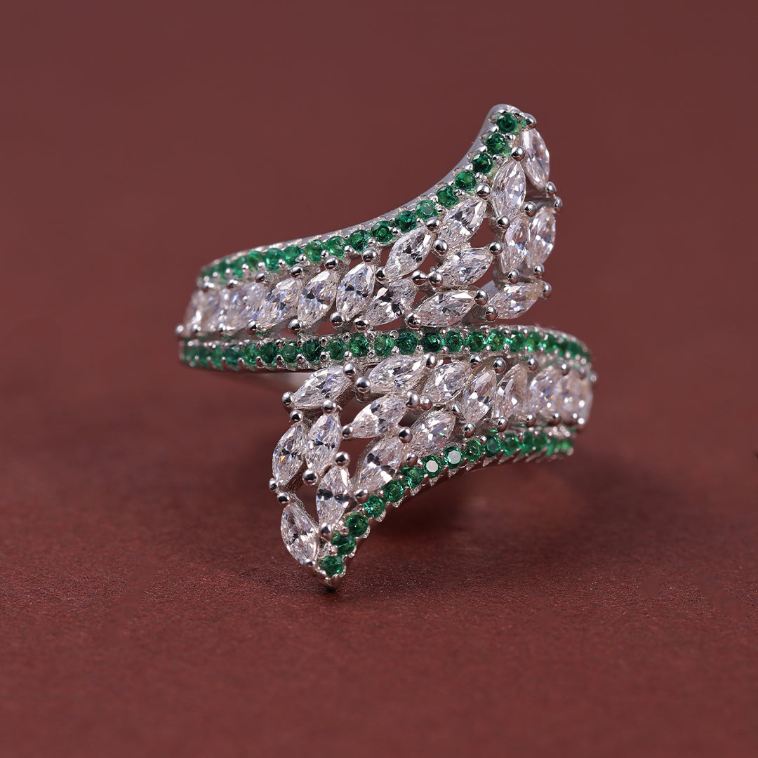SPARKLING WHITE GREEN CUBIC RING