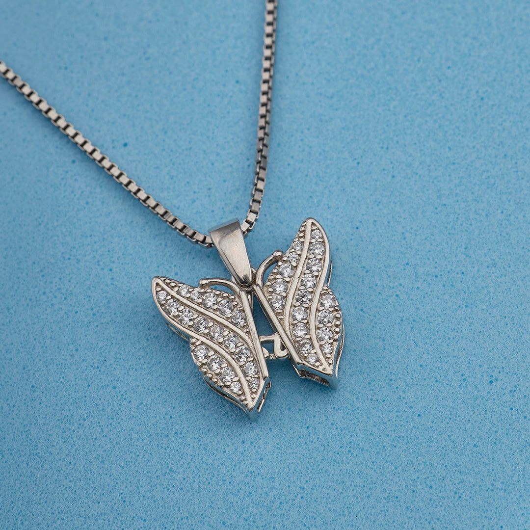 LUNA BUTTERFLY PENDANT CHAIN