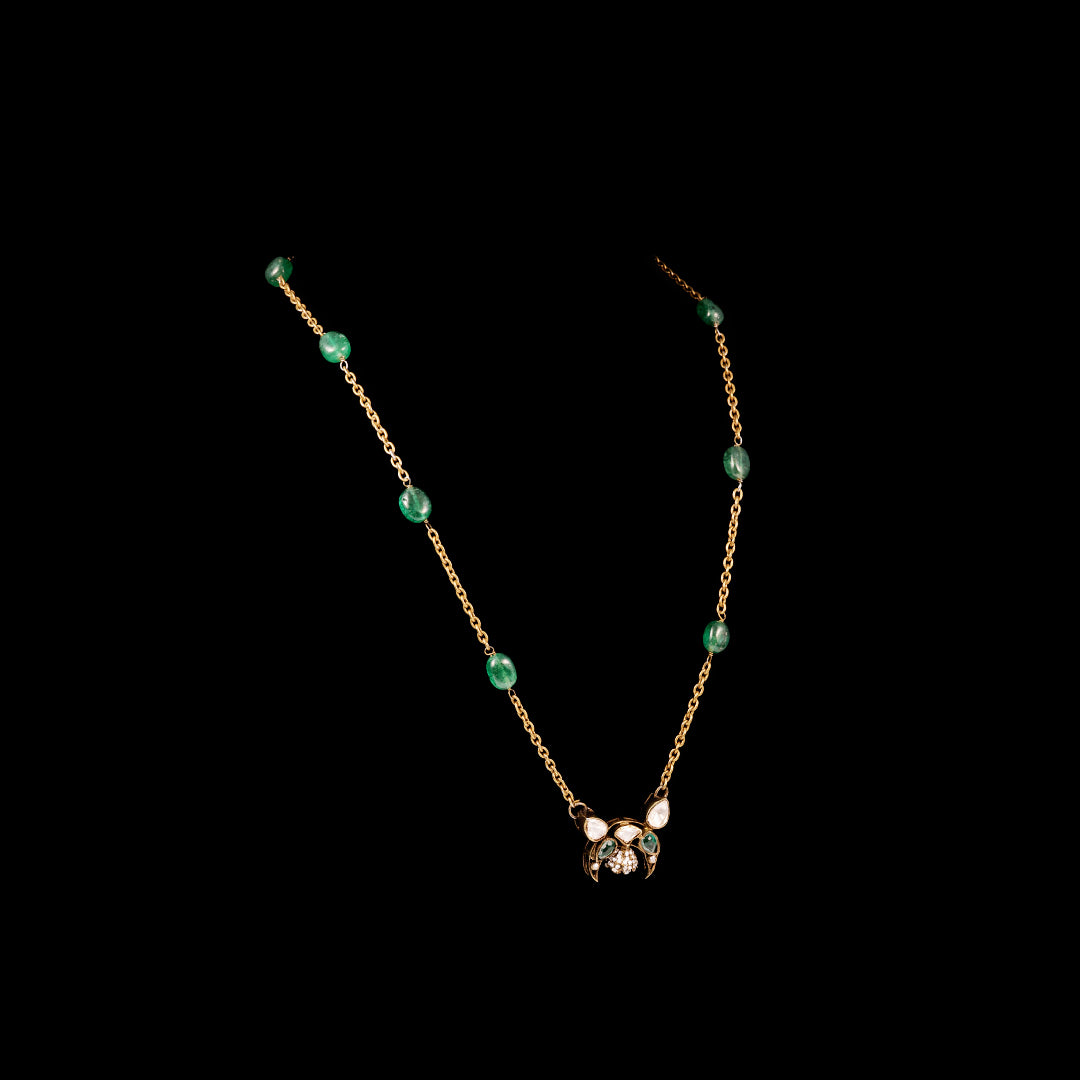 GREEN PENDANT NECKLACE