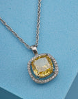 SUNLIT PENDANT CHAIN