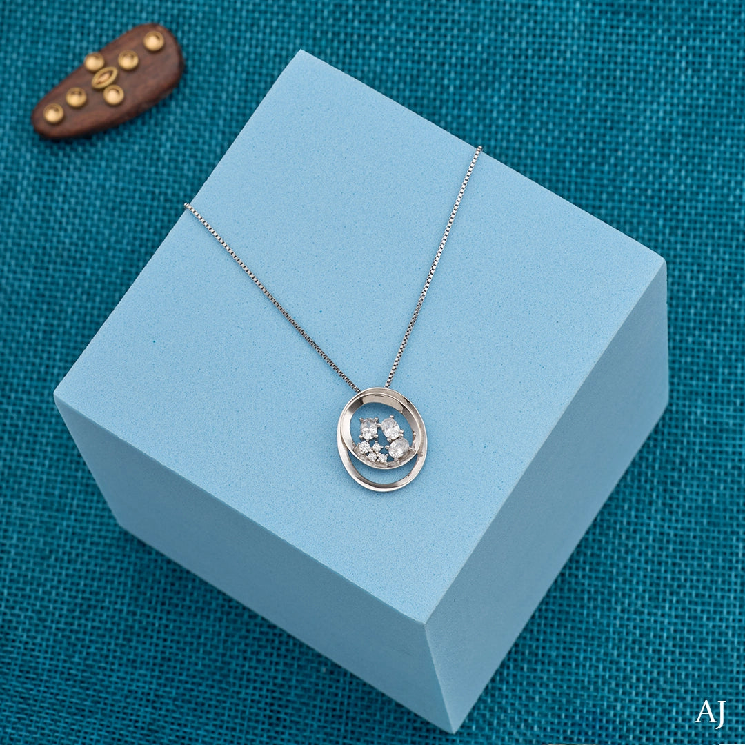 SPARK OVAL PENDANT CHAIN