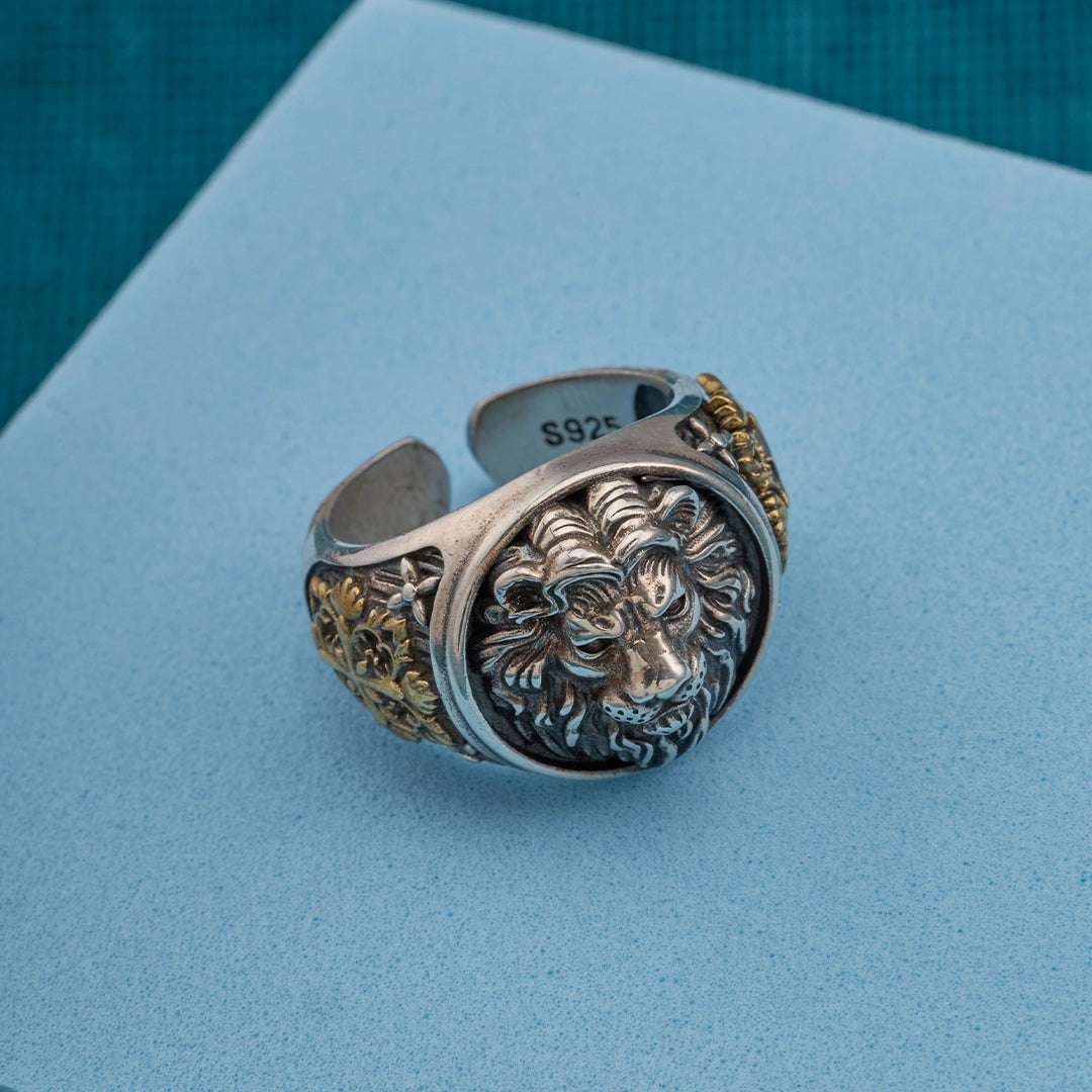 LION CREST RING