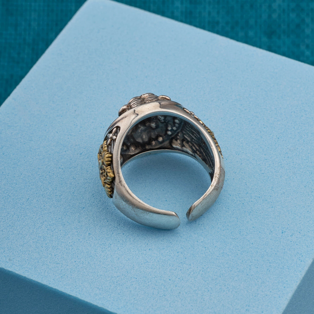 LION CREST RING