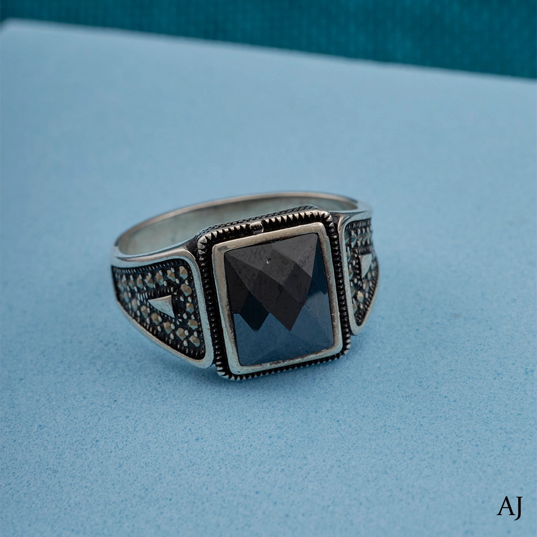 OBSIDIAN ROYALE RING