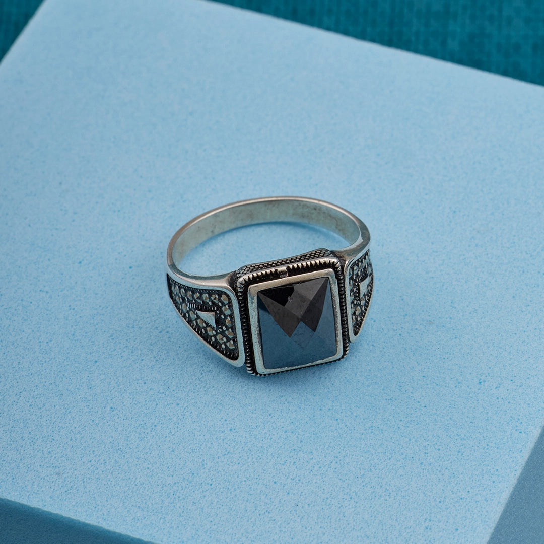 OBSIDIAN ROYALE RING