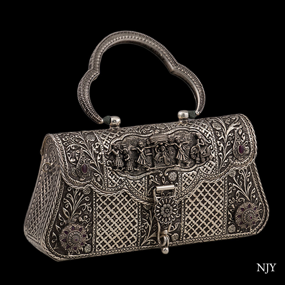 ROYAL ANTIQUE CLUTCH