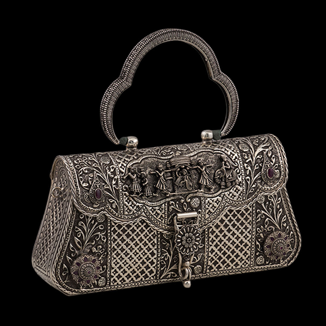 ROYAL ANTIQUE CLUTCH