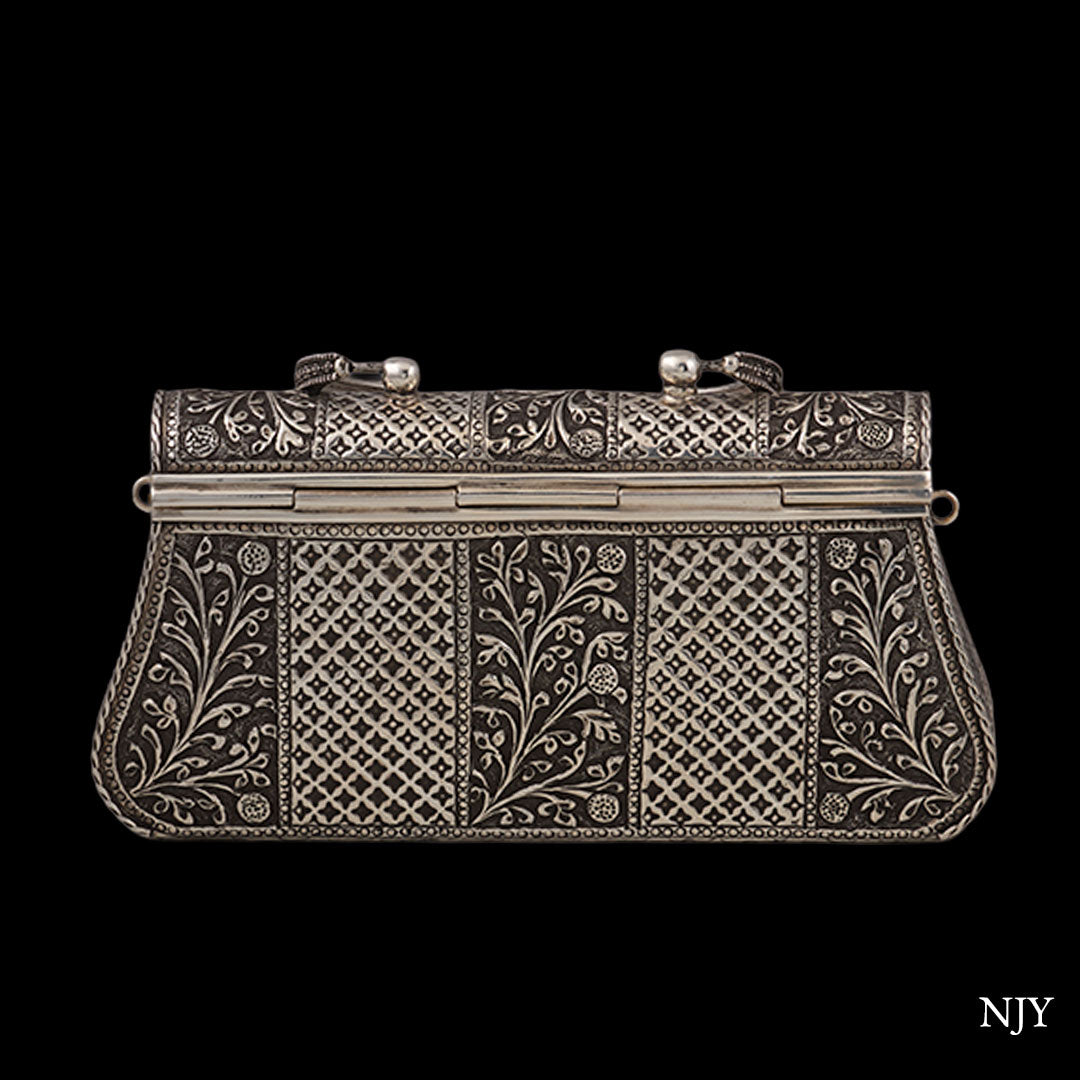 ROYAL ANTIQUE CLUTCH