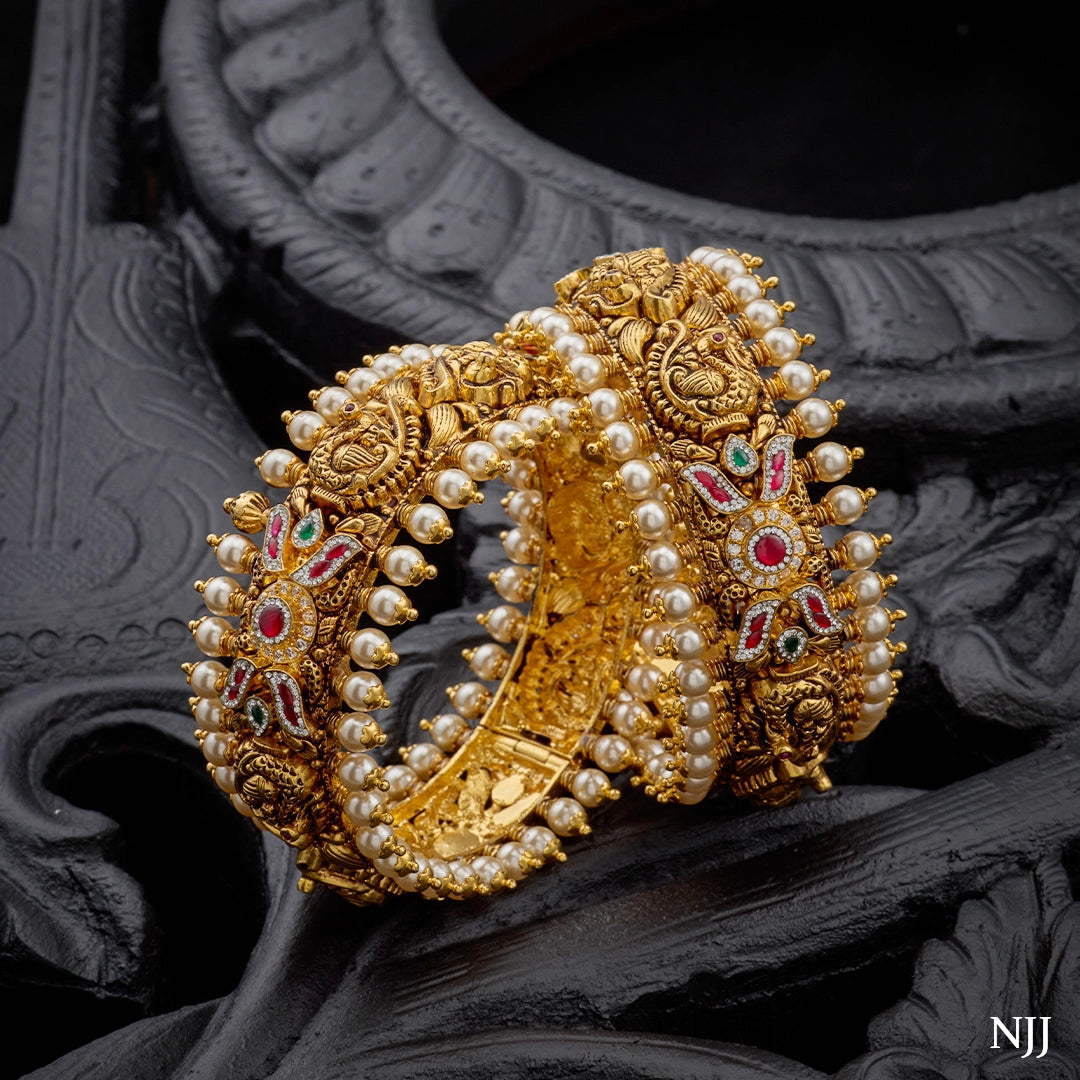 THE REGAL PEARL BANGLES