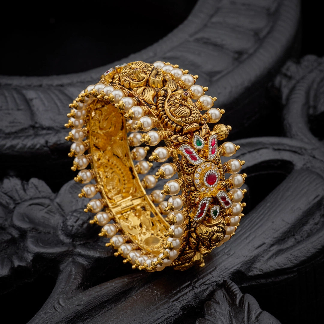 THE REGAL PEARL BANGLES