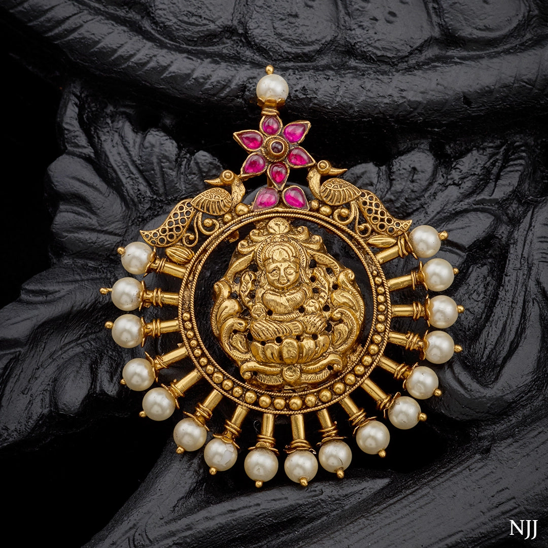DIVINE LAKSHMI VAIBHAVA PENDANT