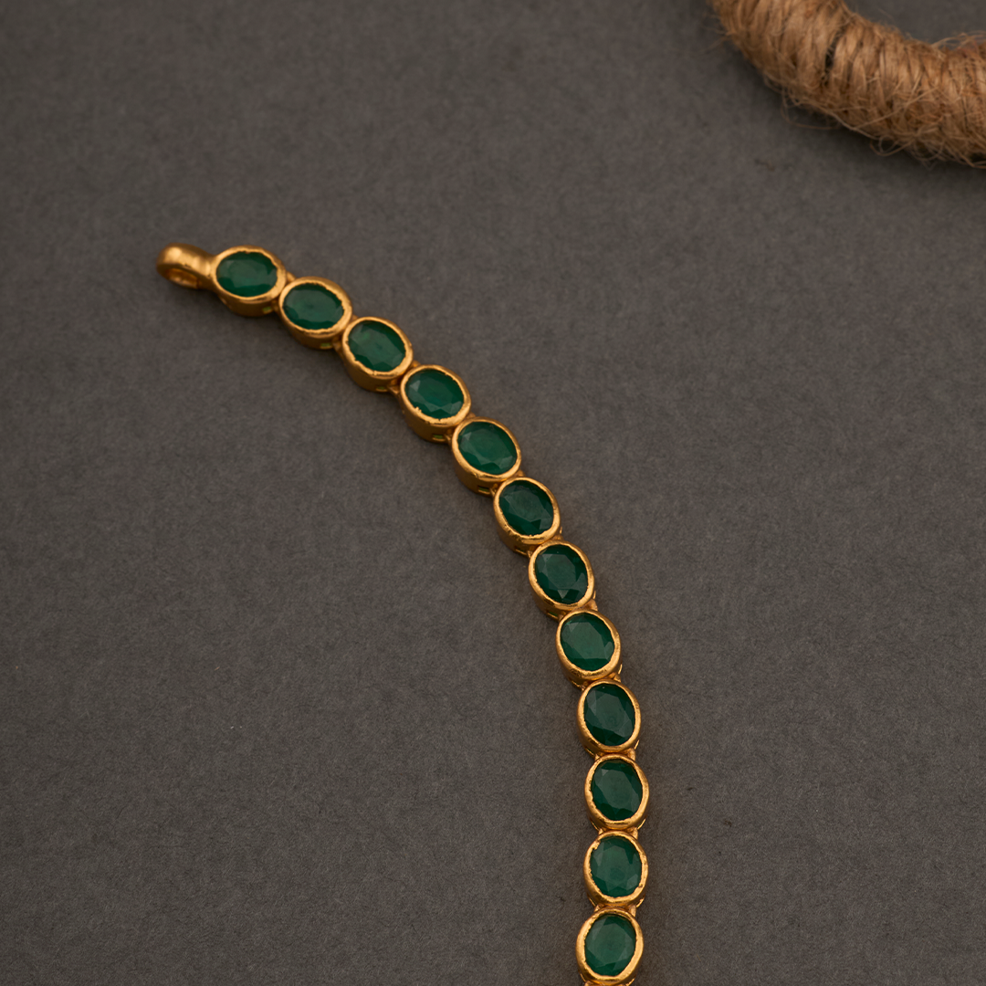 GREEN AURA FLORAL NECKLACE