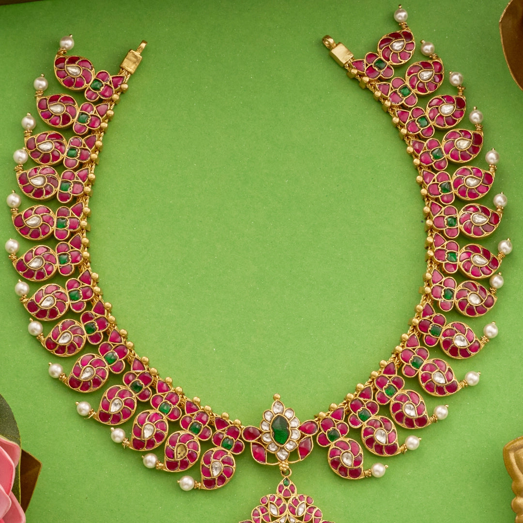THE CRIMSON MANGO NECKLACE