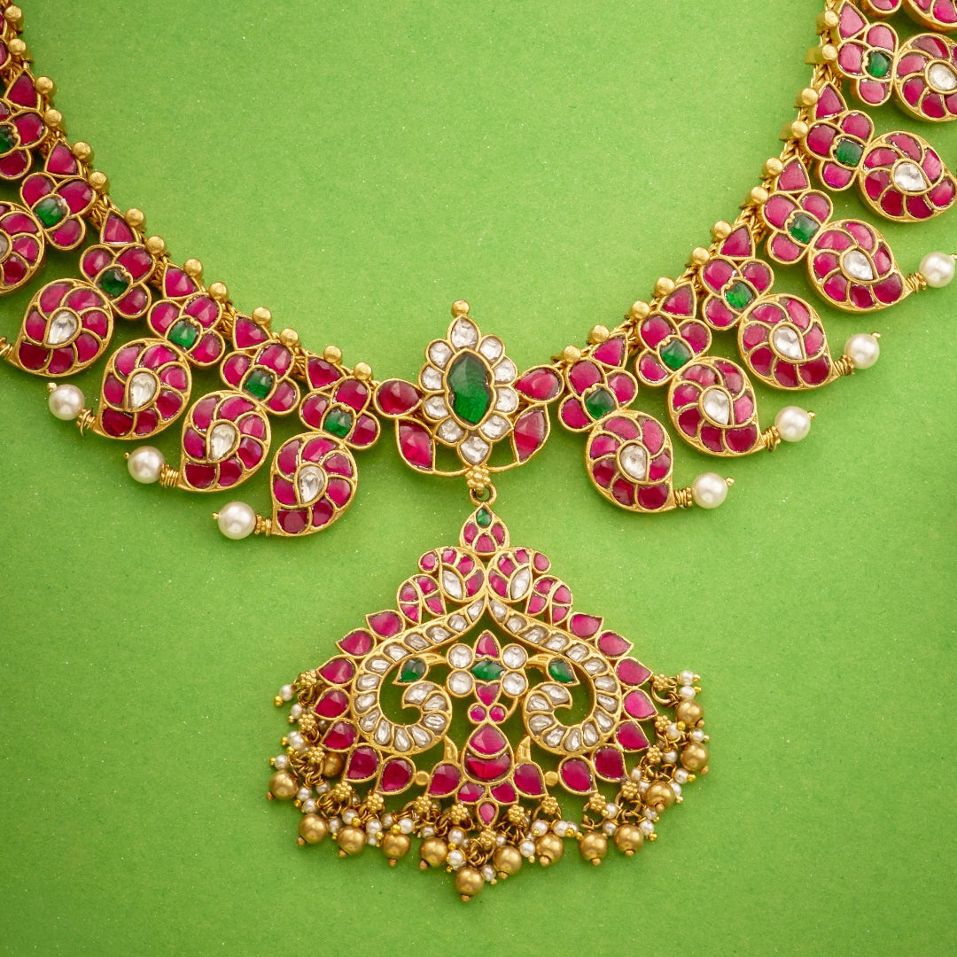THE CRIMSON MANGO NECKLACE