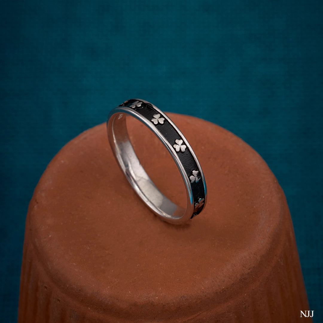 LUCKY CLOVER BAND
