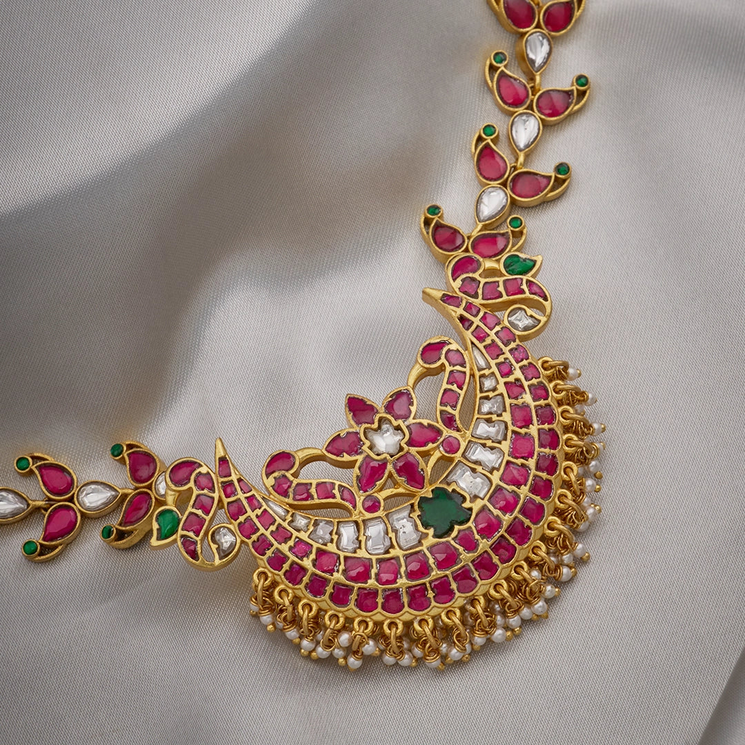 TRADITIONAL CHANDRA PENDANT NECKLACE