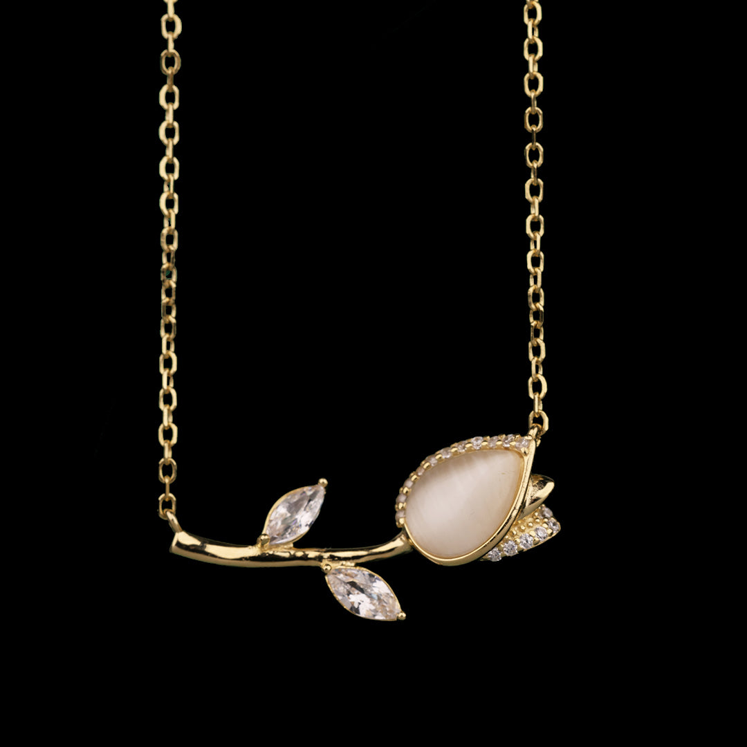 ROSE PENDANT NECKLACE