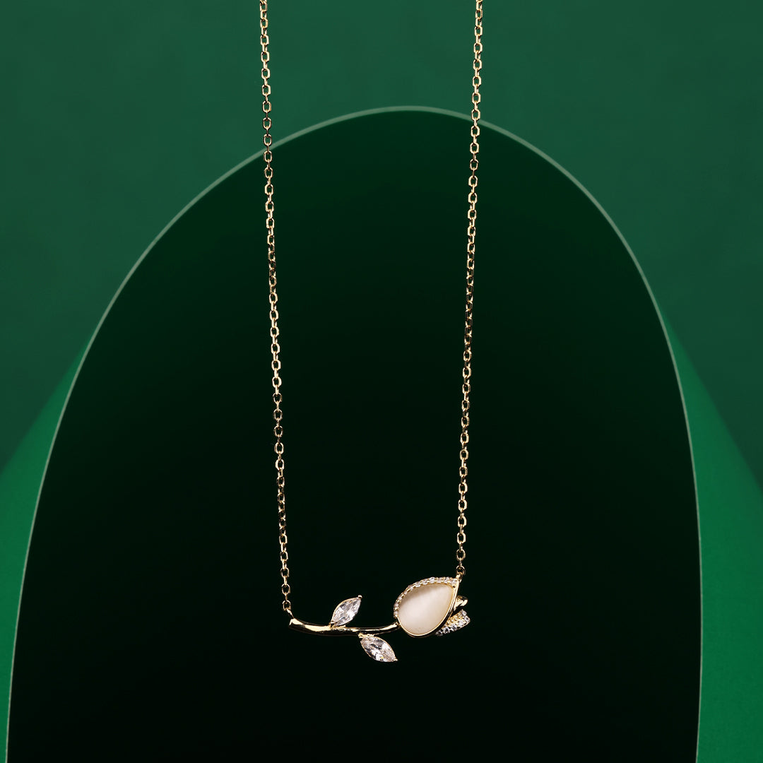 ROSE PENDANT NECKLACE