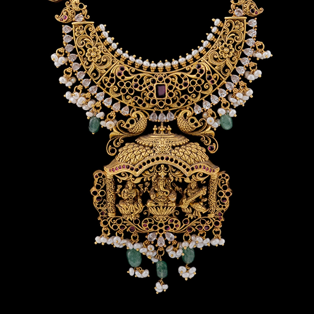 THE ROYAL DEVOTION NECKLACE