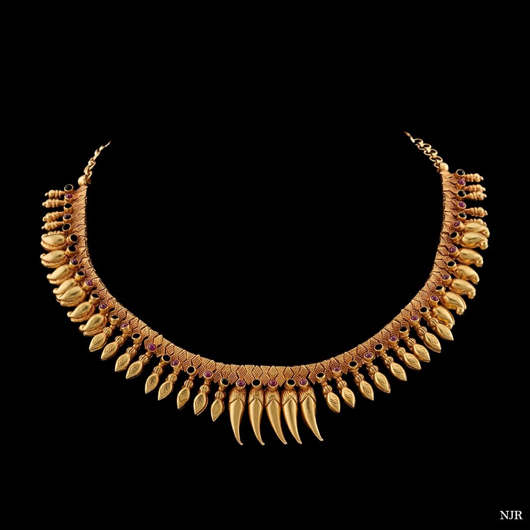 WARRIOR QUEEN NECKLACE