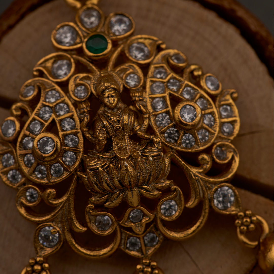 LAKSHMI AURA PENDANT