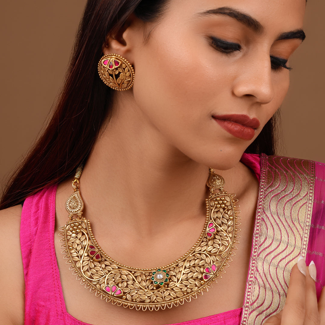 SILVER CHOKER WITH EARRING