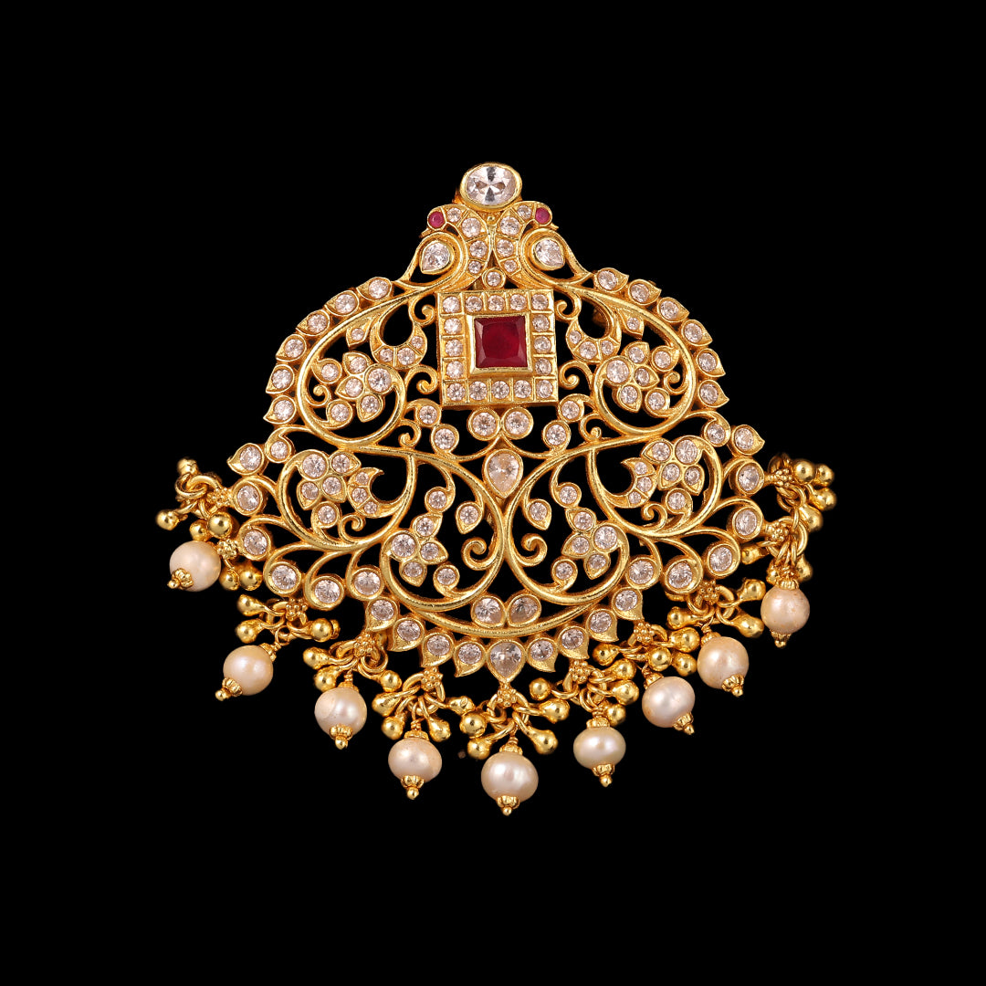 WHITE STONE PENDANT