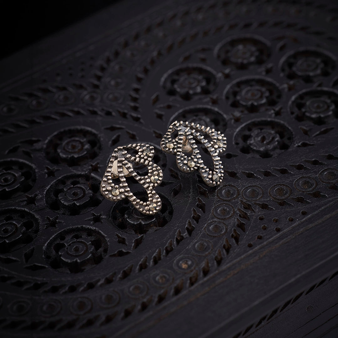 NOIR PETAL EARRINGS